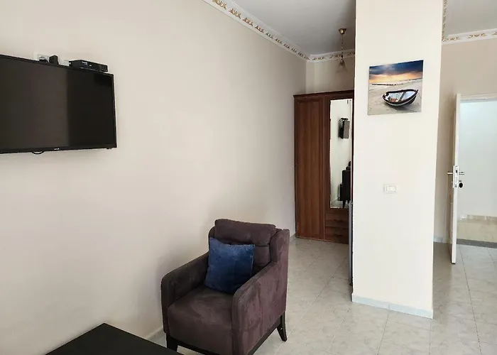 Maren Hotel