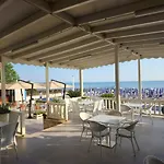 Maren Hotel